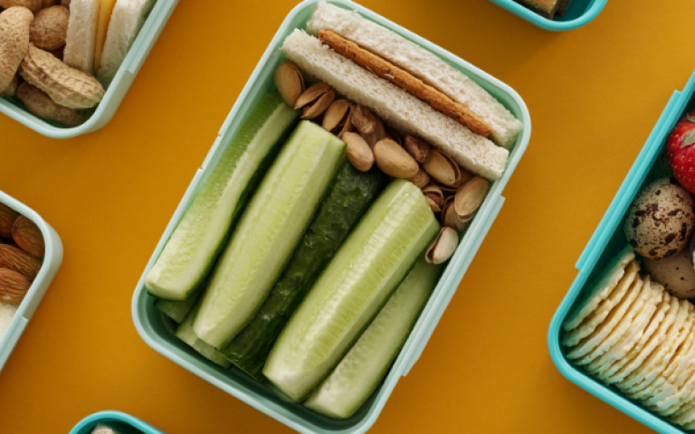 3 posiłki do pracy, których nie musisz trzymać w lodówce