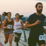 Jak trening siłowy może pomóc w problemach z kolanem biegacza?